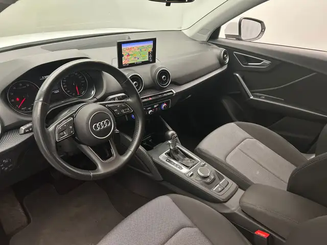 Audi Q2 view 12