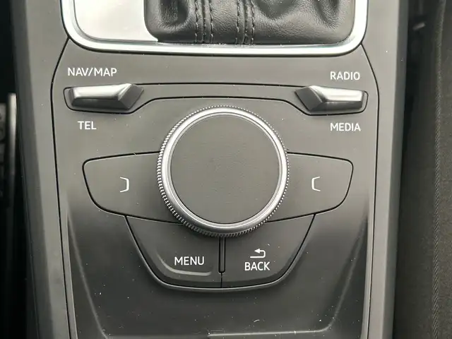 Audi Q2 view 23
