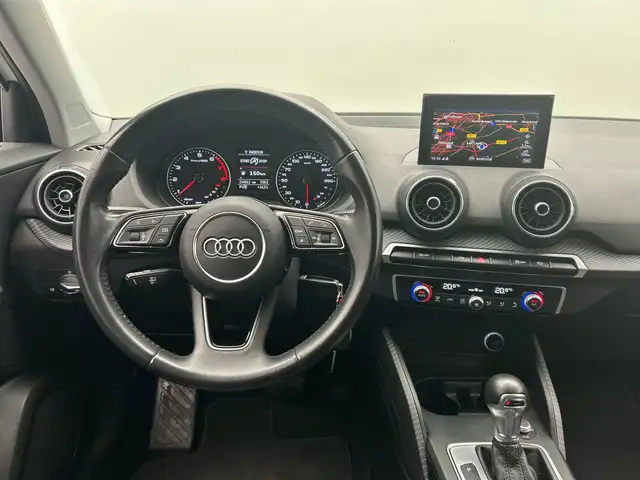 Audi Q2 view 22
