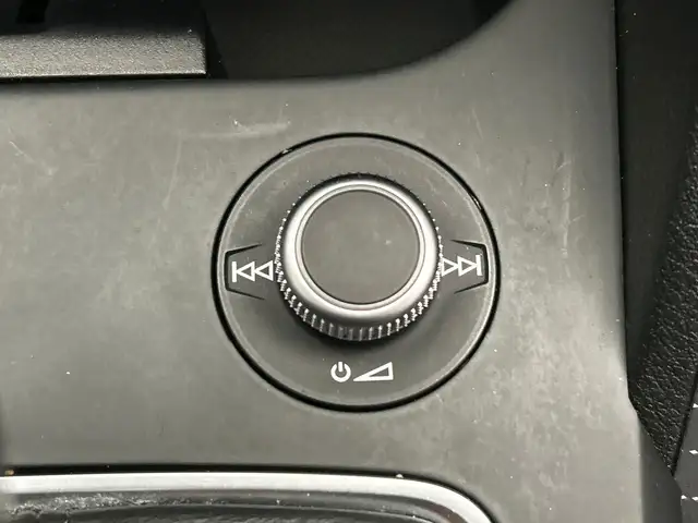 Audi Q2 view 27
