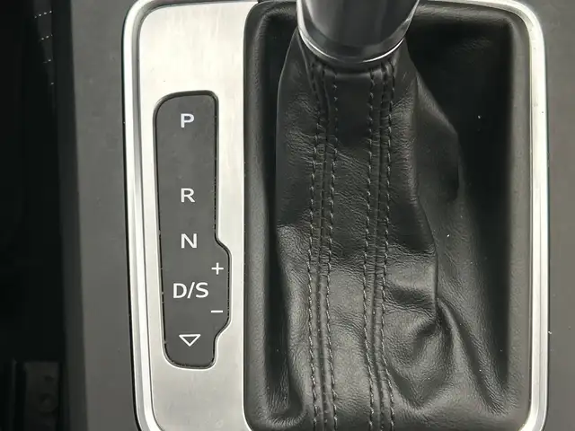 Audi Q2 view 16