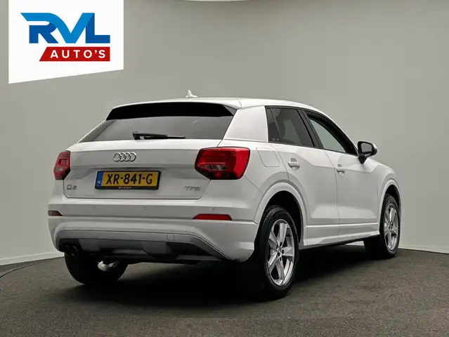 Audi Q2 view 5