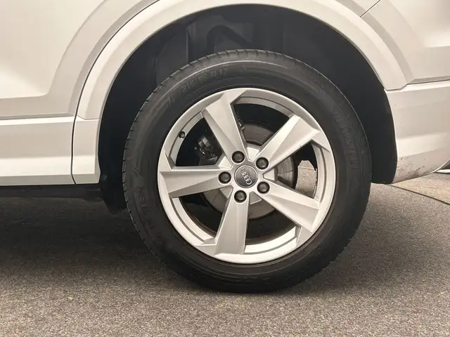 Audi Q2 view 26