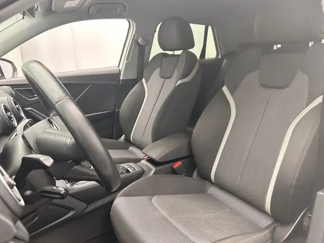 Audi Q2 view 24
