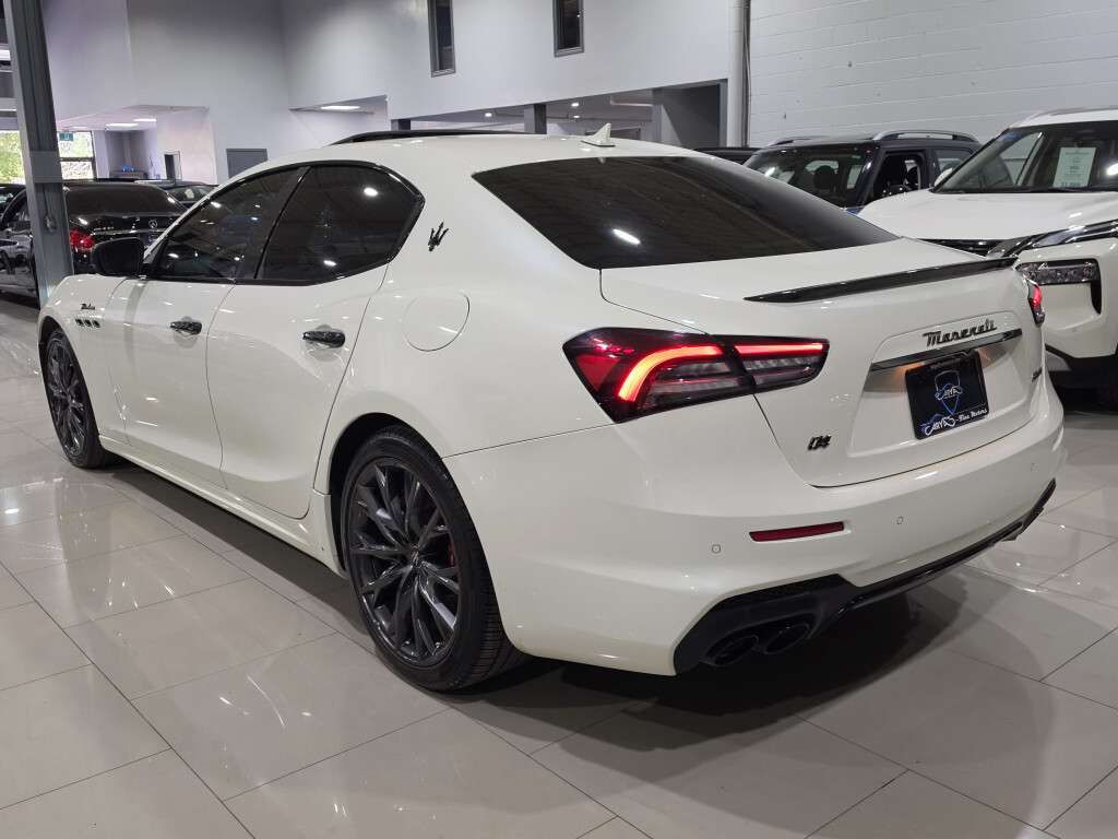 2022 Maserati Ghibli Modena Q4 AWD NERISSIMO CARBON PKG NO ACCIDENT BLA — photo 1