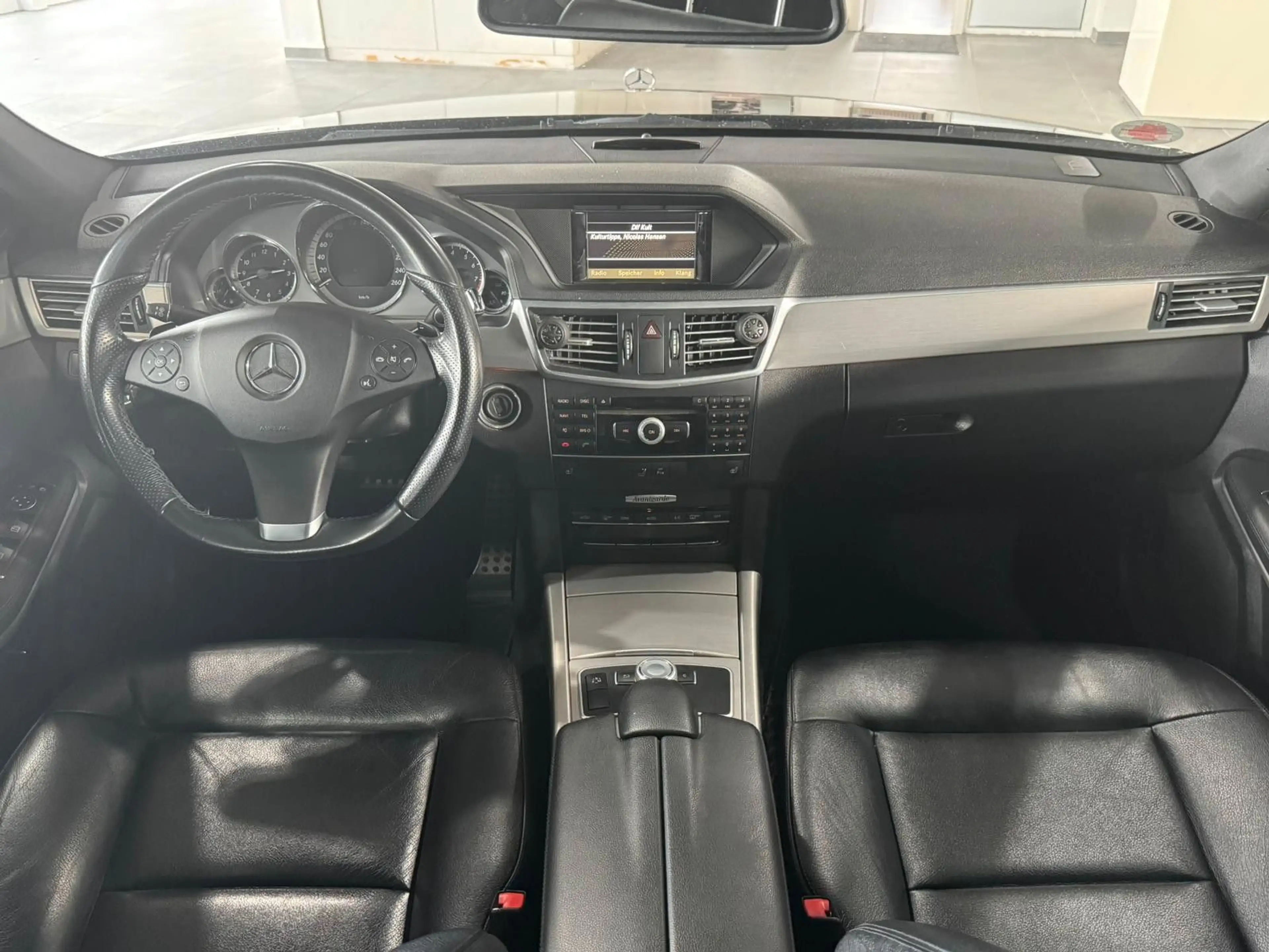 Mercedes-Benz E 350 E Limousine CGI *AMG Line*PDC* — photo 12