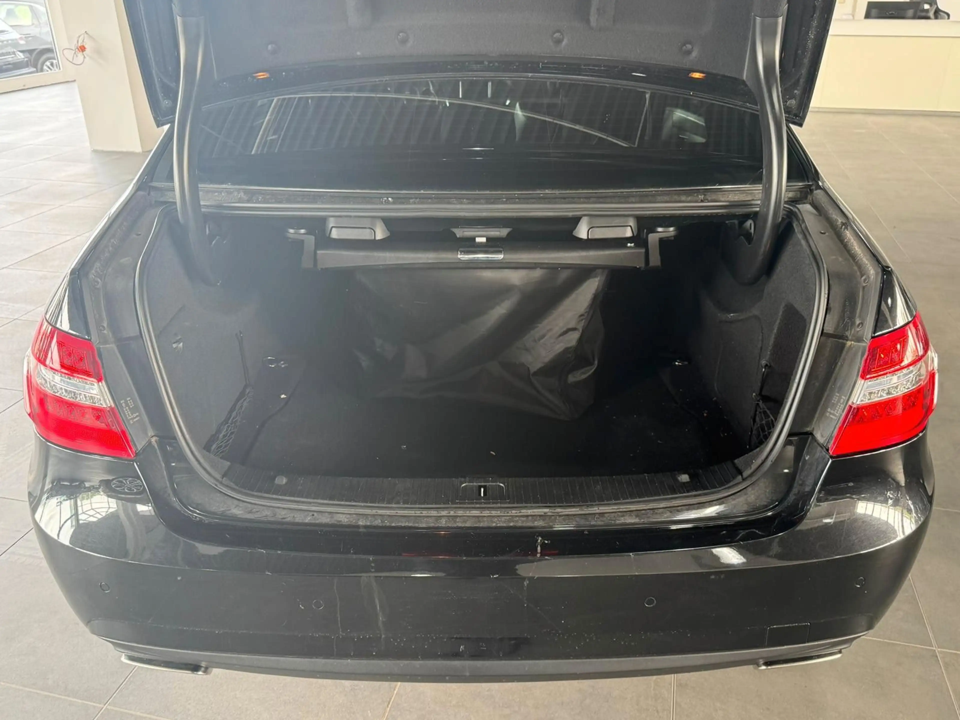 Mercedes-Benz E 350 E Limousine CGI *AMG Line*PDC* — photo 6