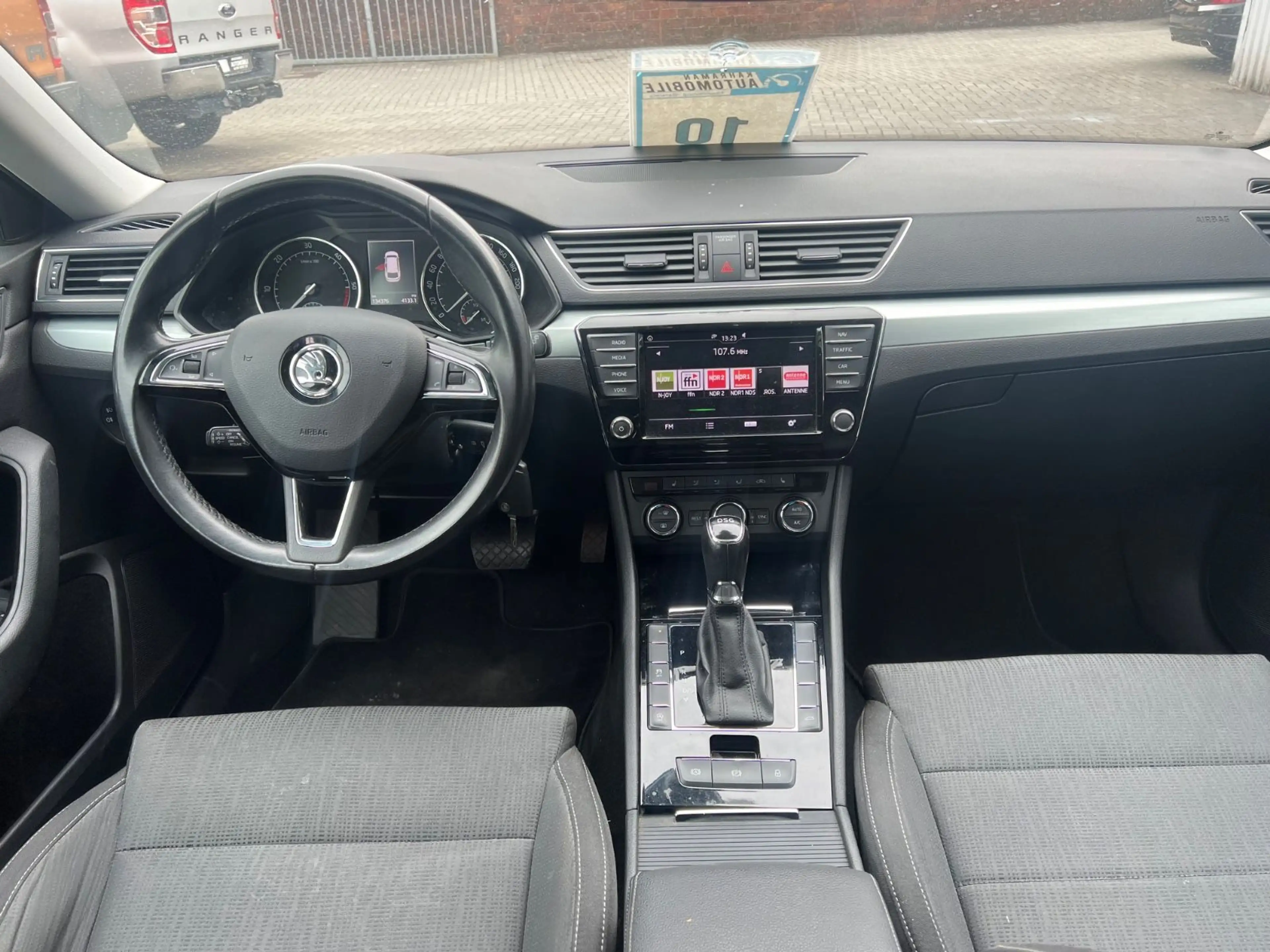 Skoda Superb Combi Ambition — photo 9