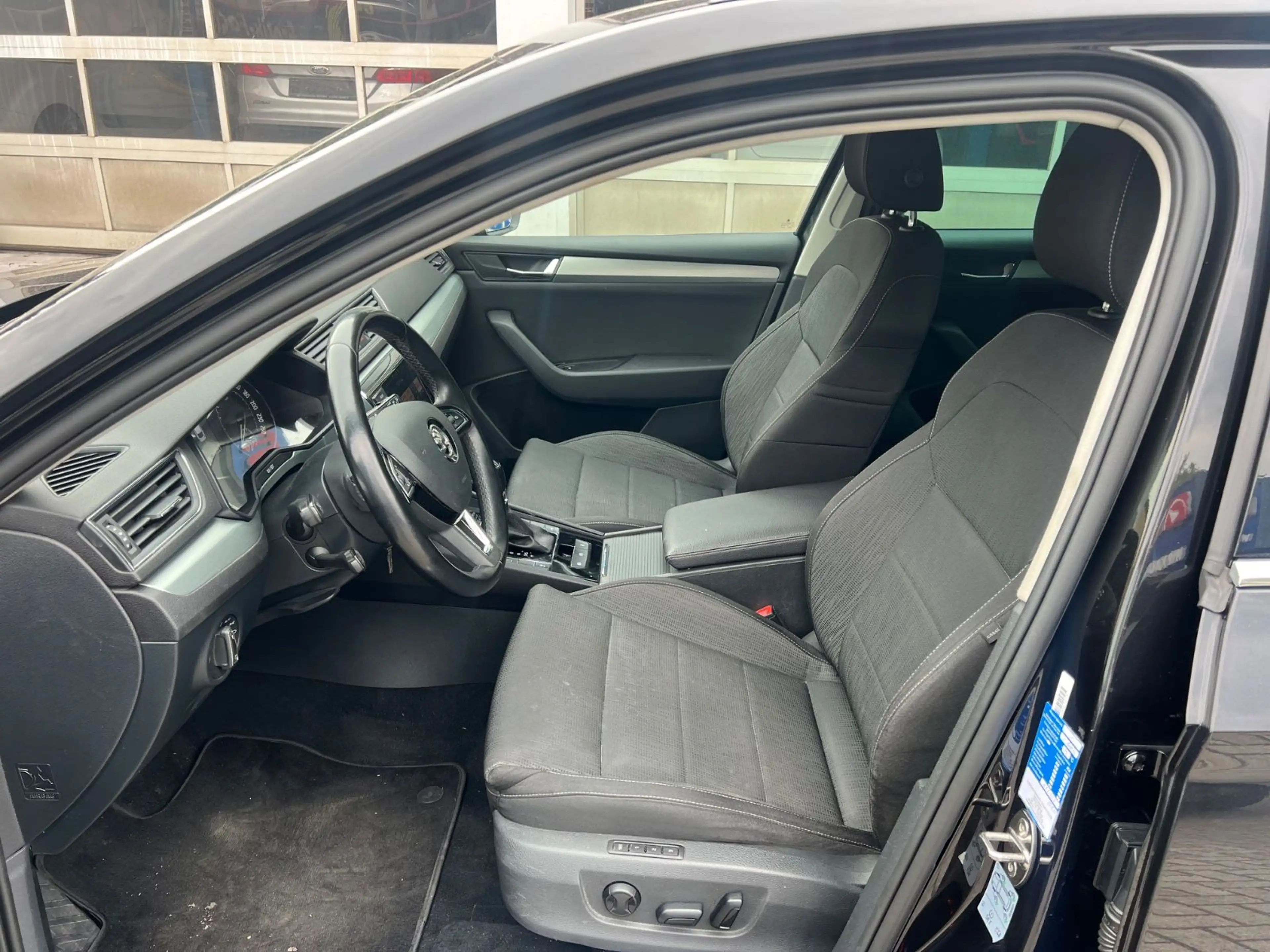 Skoda Superb Combi Ambition — photo 7