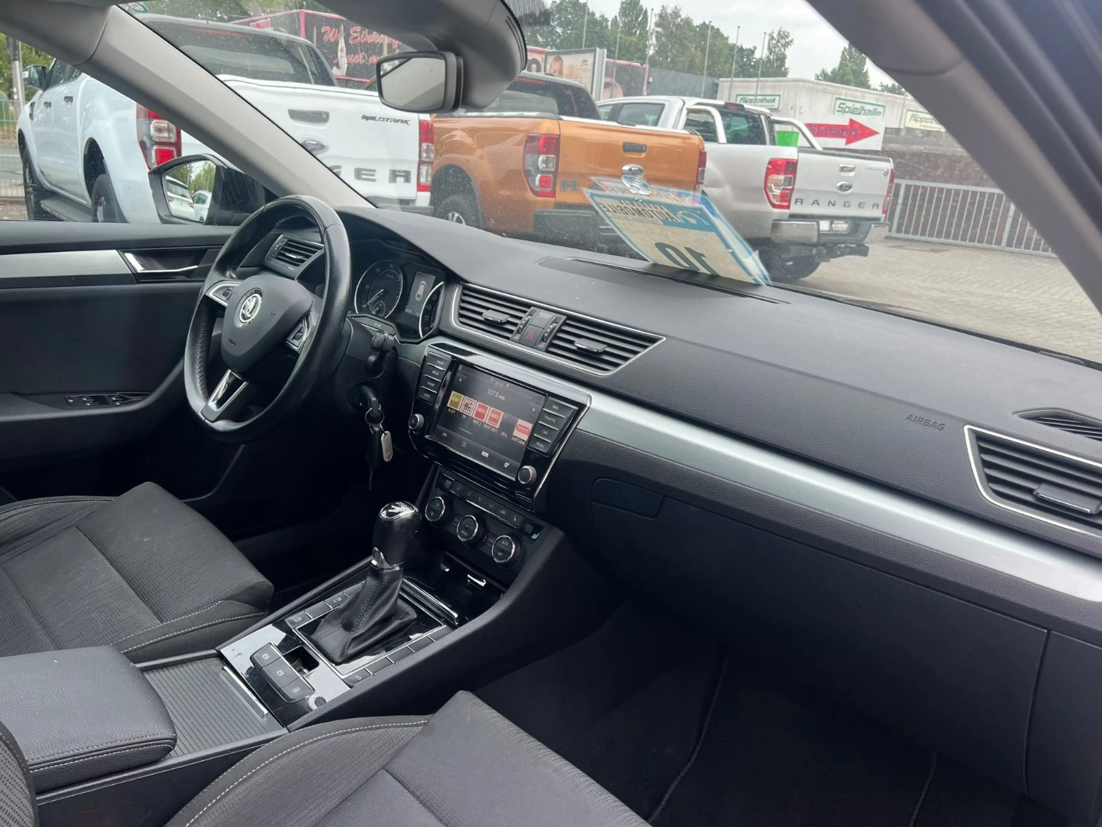 Skoda Superb Combi Ambition — photo 12