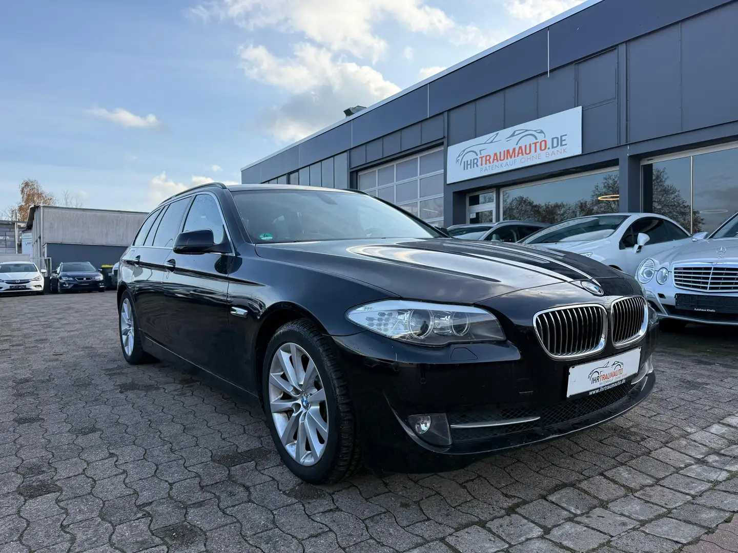 BMW 520 520 d 5er Neu TÜV Noir - 1