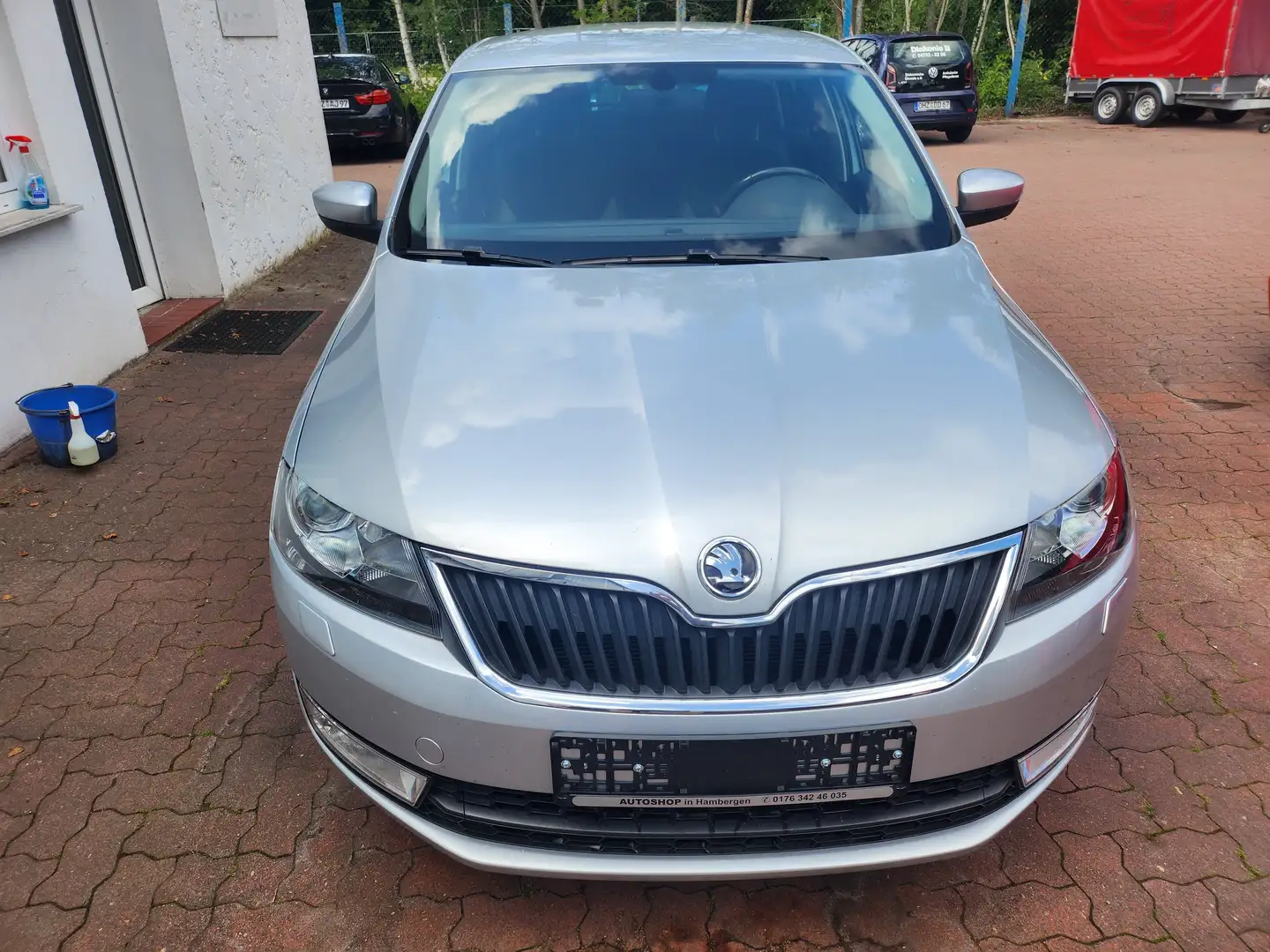 Skoda Rapid/Spaceback Rapid Spaceback 1.2 TSI (Green tec) Joy - AHK/ALU Silber - 2