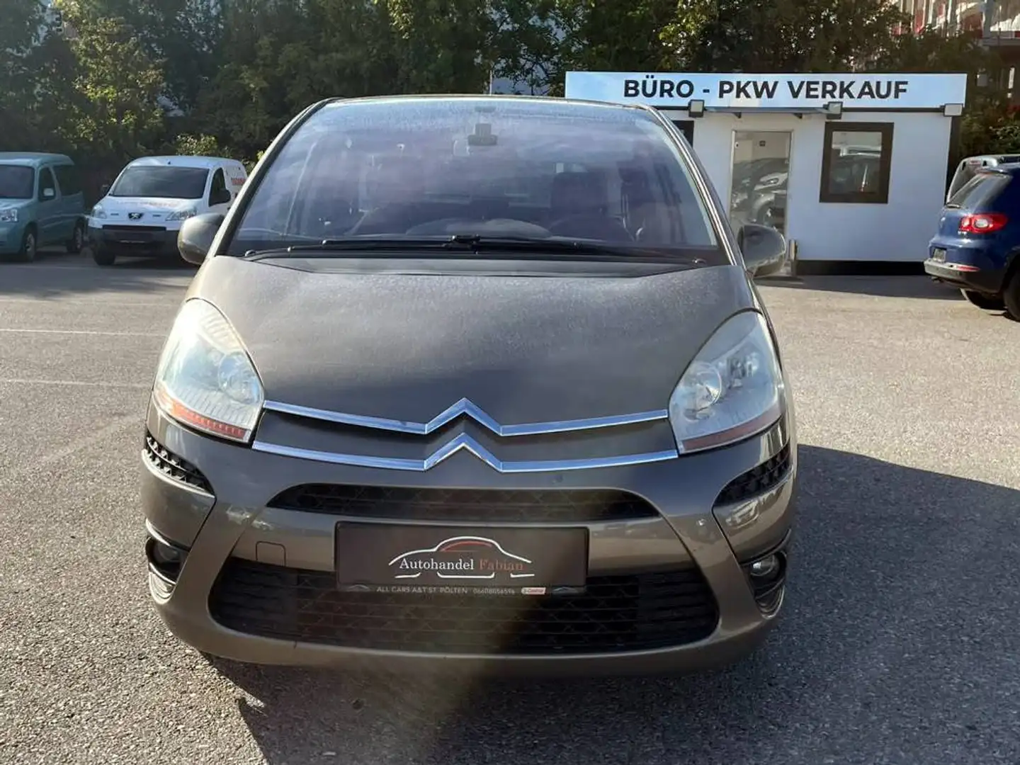 Citroen C4 Picasso 1,6 emotion HDi 109PS Parkhilfe Tempomat Braun - 1