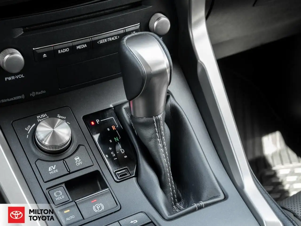 Lexus NX снимка Lexus NX
