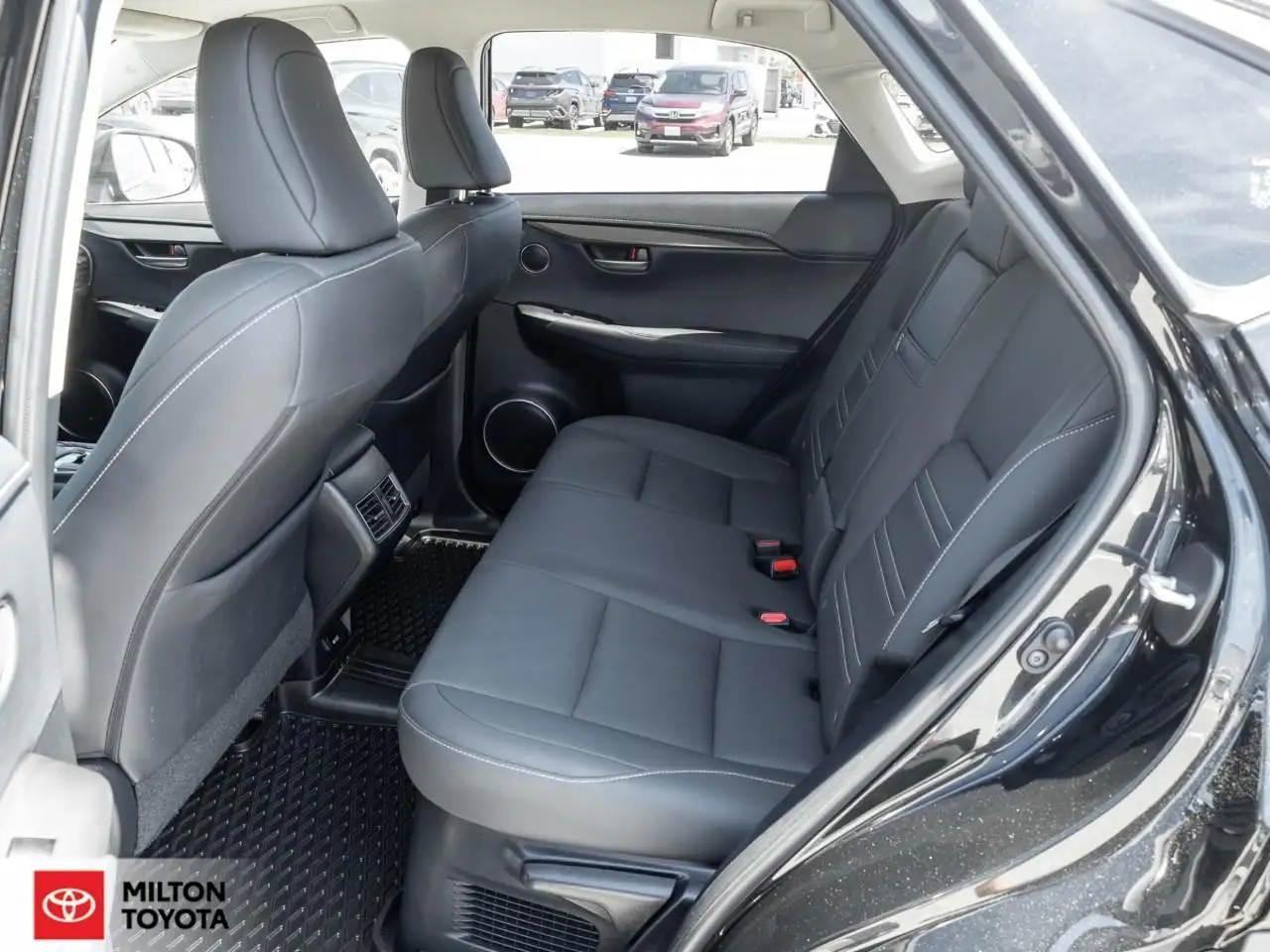 Lexus NX снимка Lexus NX