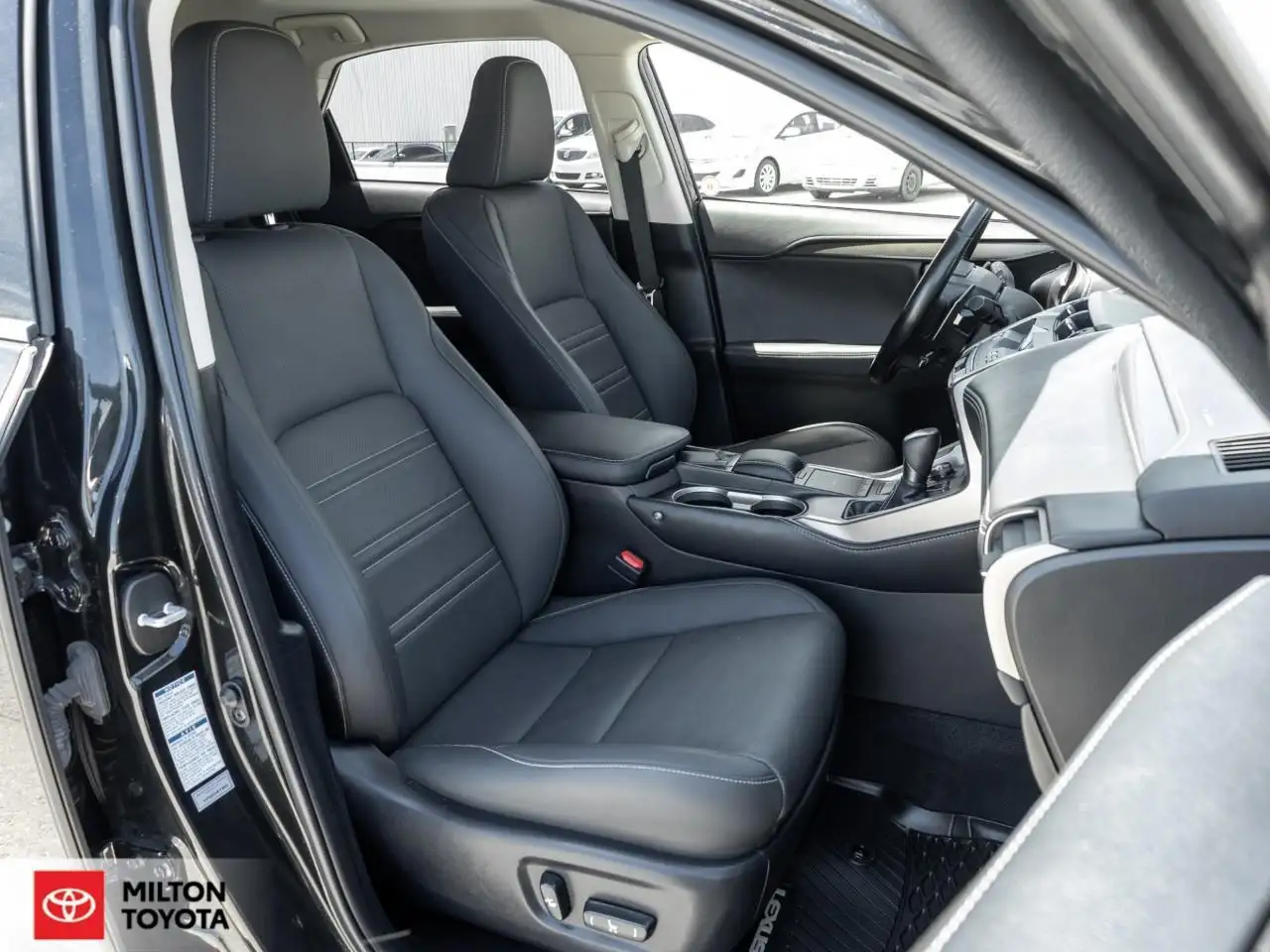 Lexus NX снимка Lexus NX