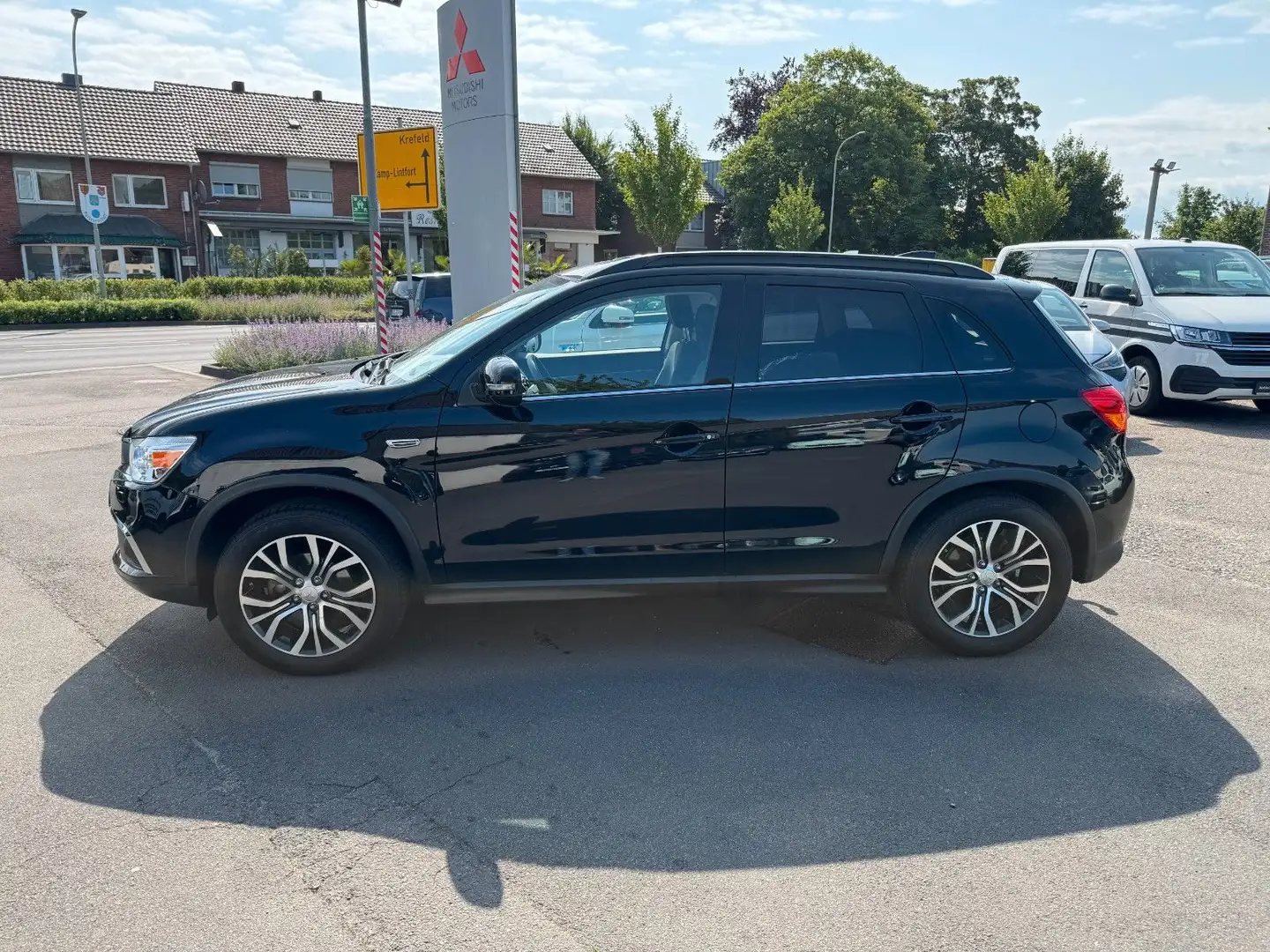 Mitsubishi ASX Edition 100+ 2WD Schwarz - 2