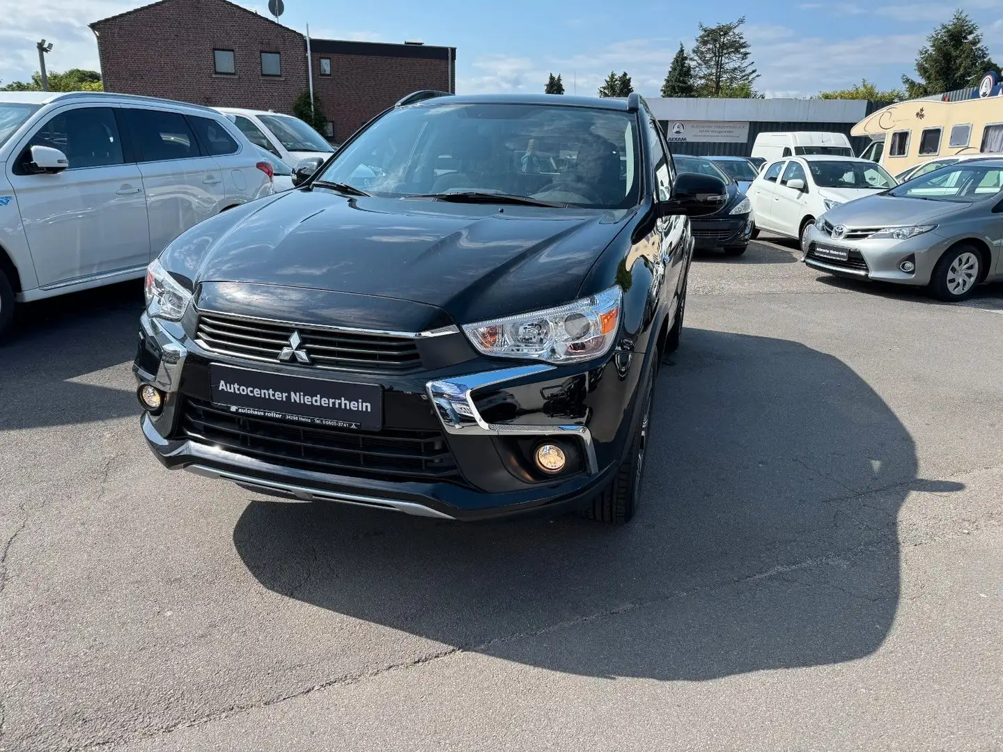 Mitsubishi ASX Edition 100+ 2WD Schwarz - 1