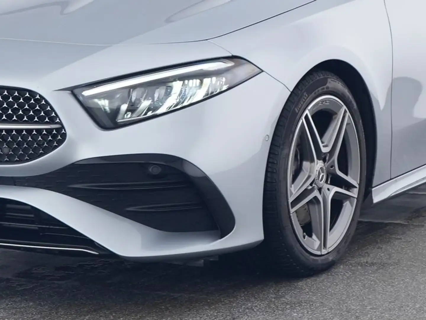 Mercedes-Benz A 220 d AMG Advanced LED/AHK/Kamera/MBUX Premium Silber - 2