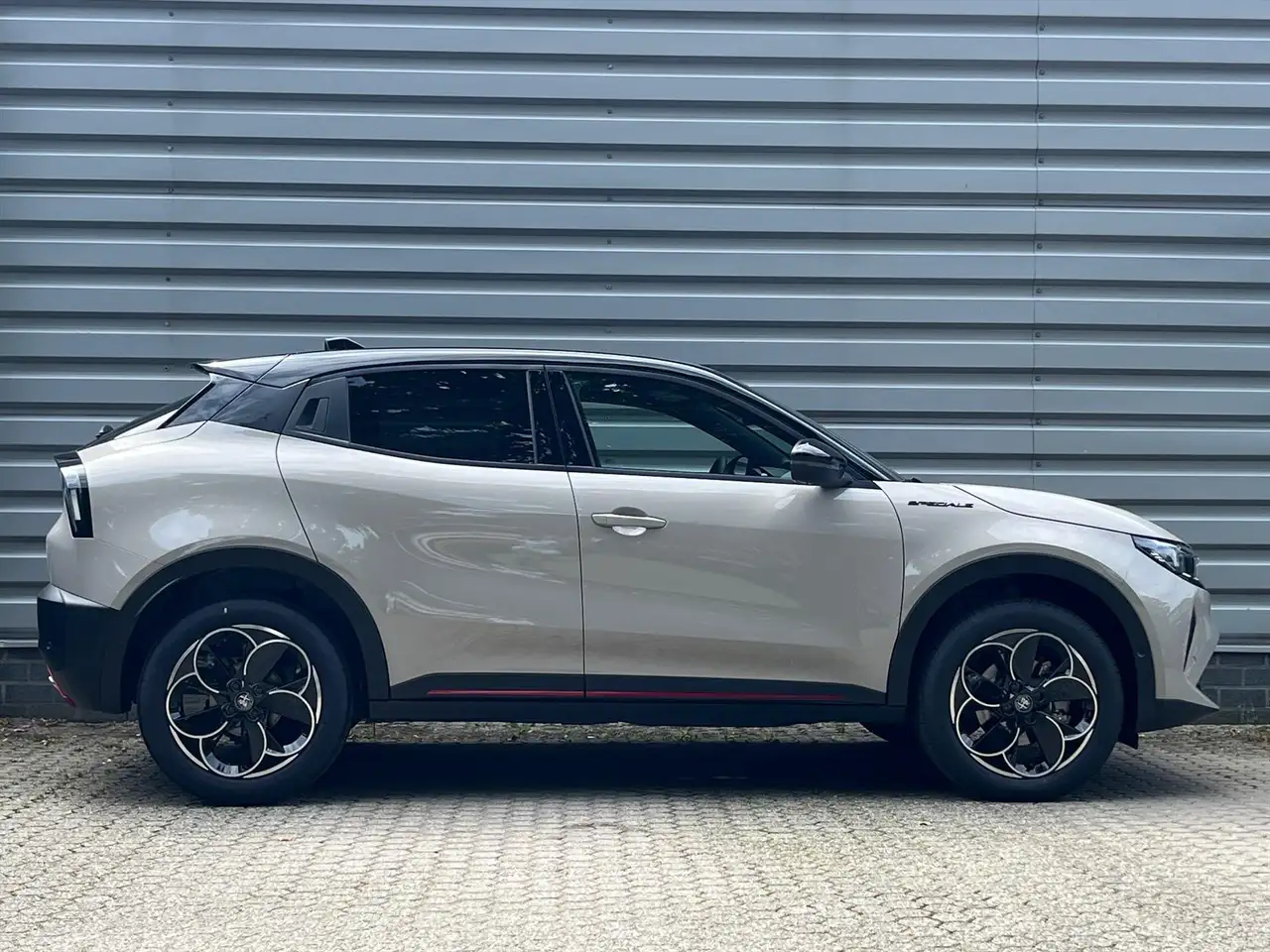 Alfa Romeo Junior 2025