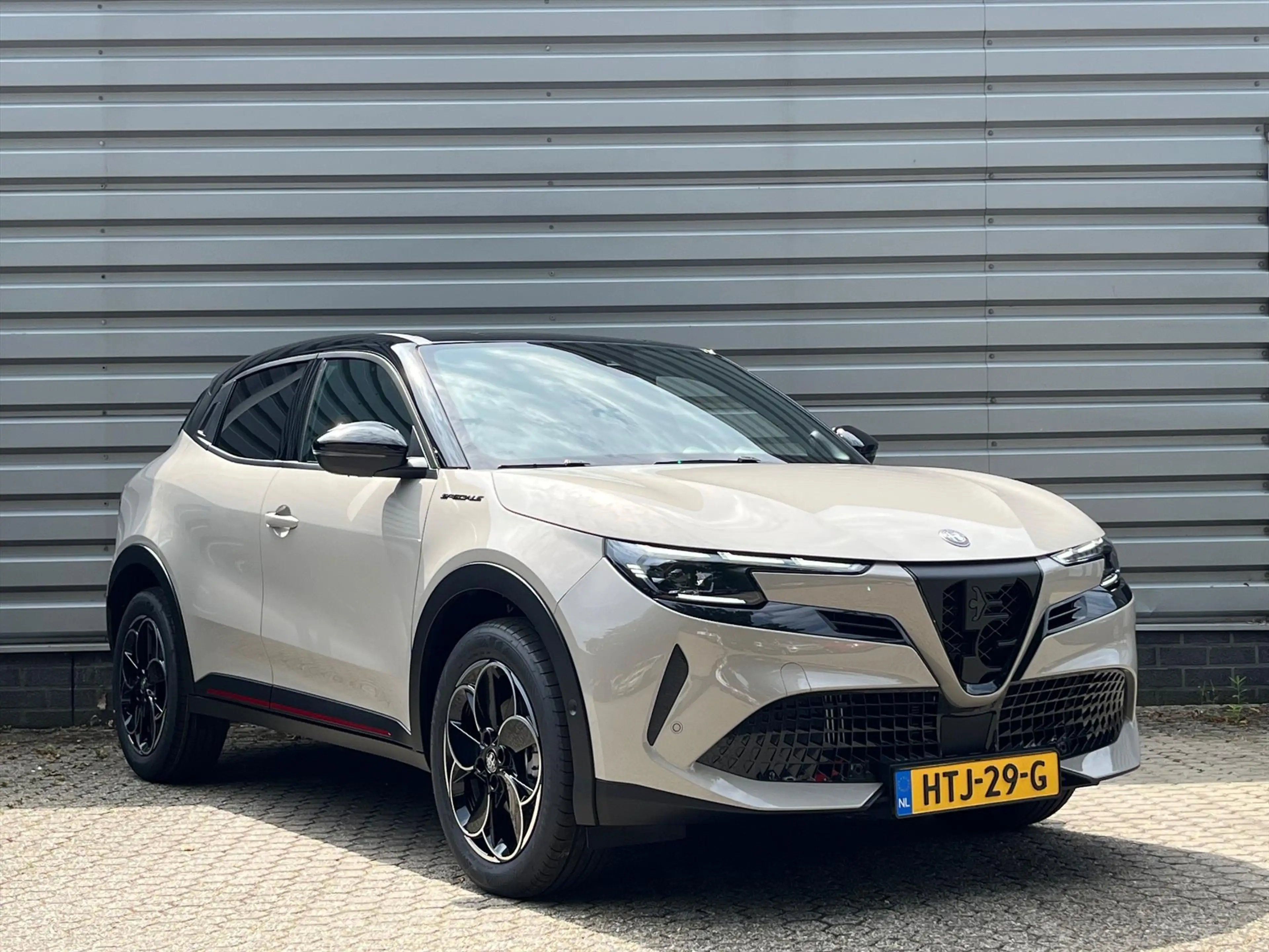 Alfa Romeo Junior 1.2 Turbo Hybrid 136pk eDCT6 Ibrida Speciale | Aut — photo 3