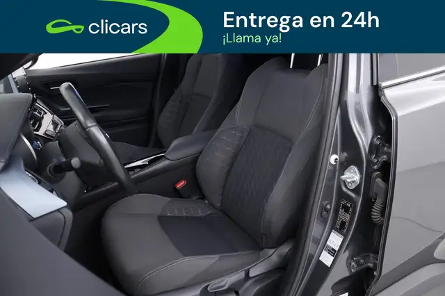 Toyota C-HR view 14