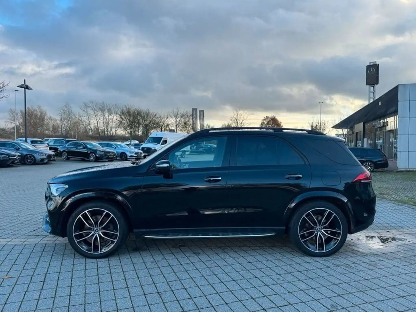 Mercedes-Benz GLE 350 Negro - 2