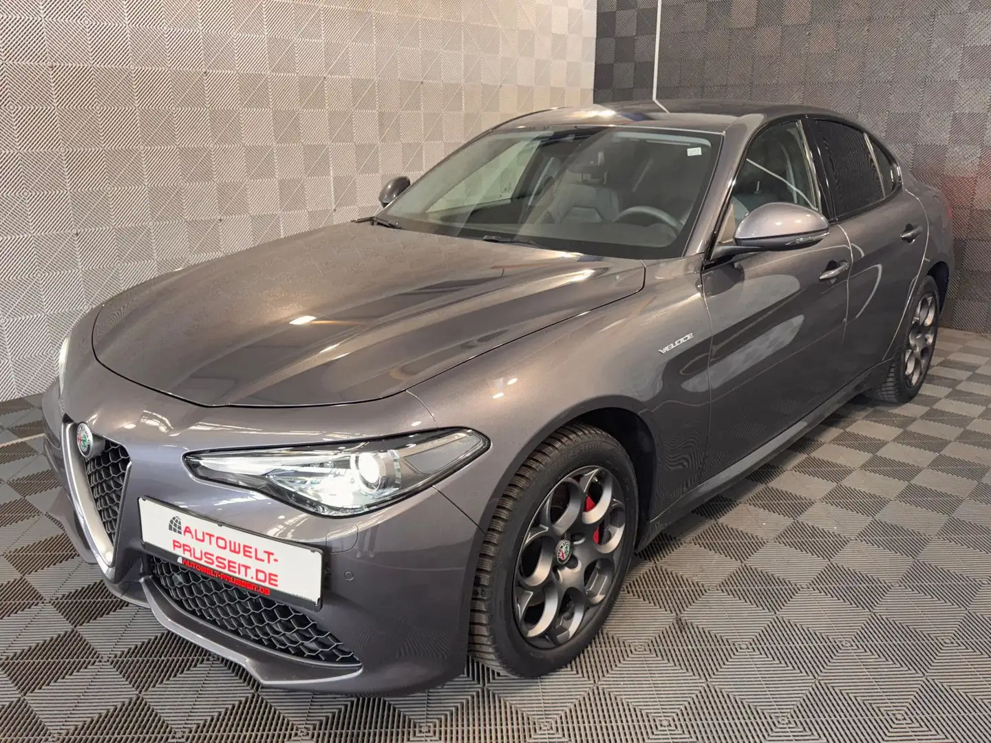 Alfa Romeo Giulia Veloce Q4*BREMBO*THEATRE-ACC-BI XEN-SHZ Grau - 2