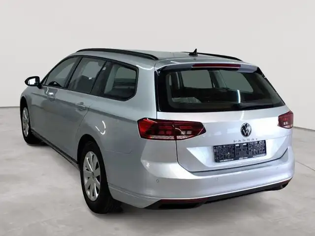 Volkswagen Passat view 5