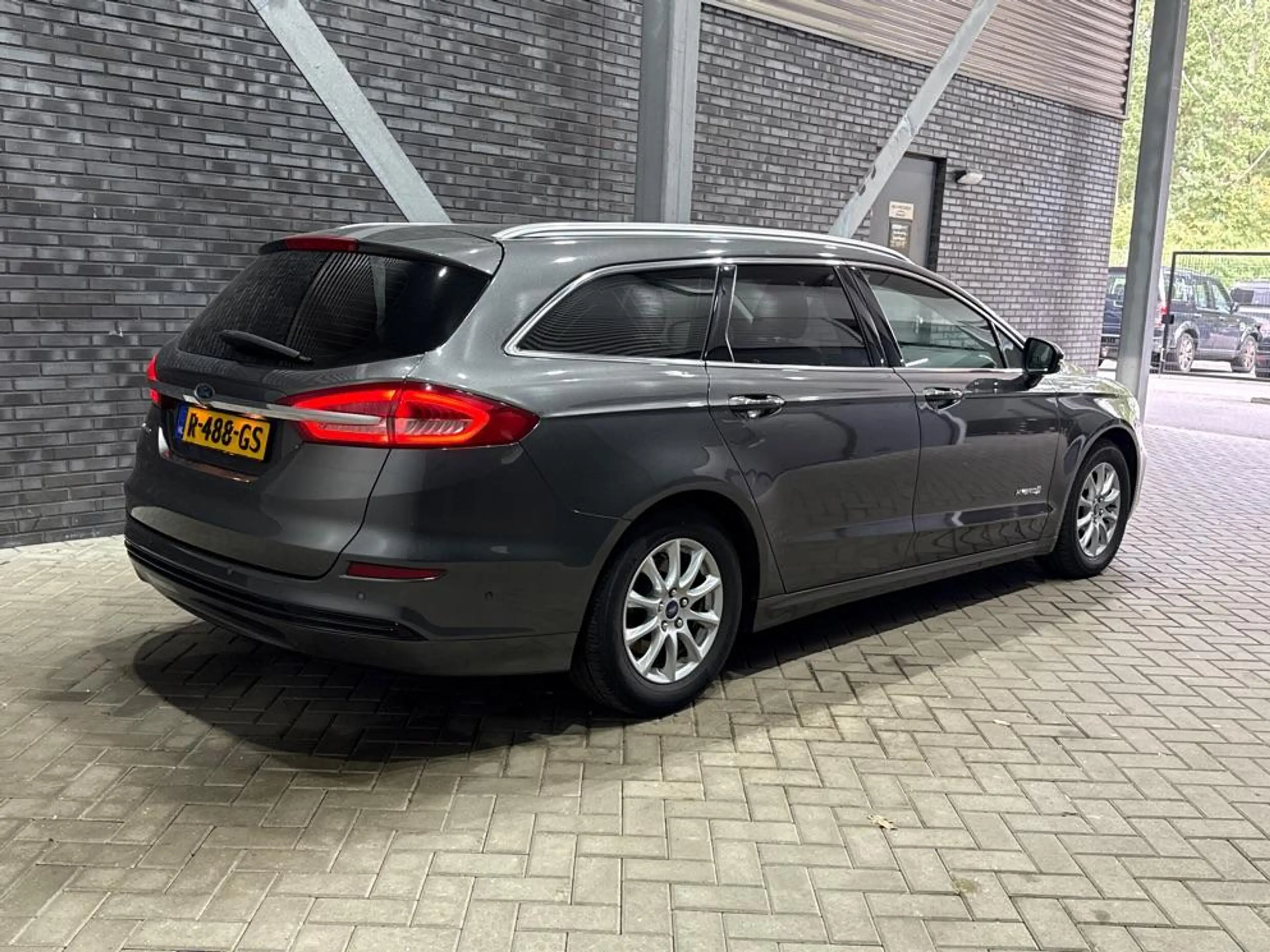 Ford Mondeo Wagon 2.0 IVCT HEV Titanium | ACC | BLIS | Camera — photo 2