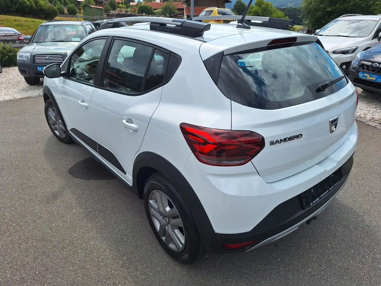 Dacia Sandero TCe 90 Stepway Comfort, AHK, Navi Weiß - 2