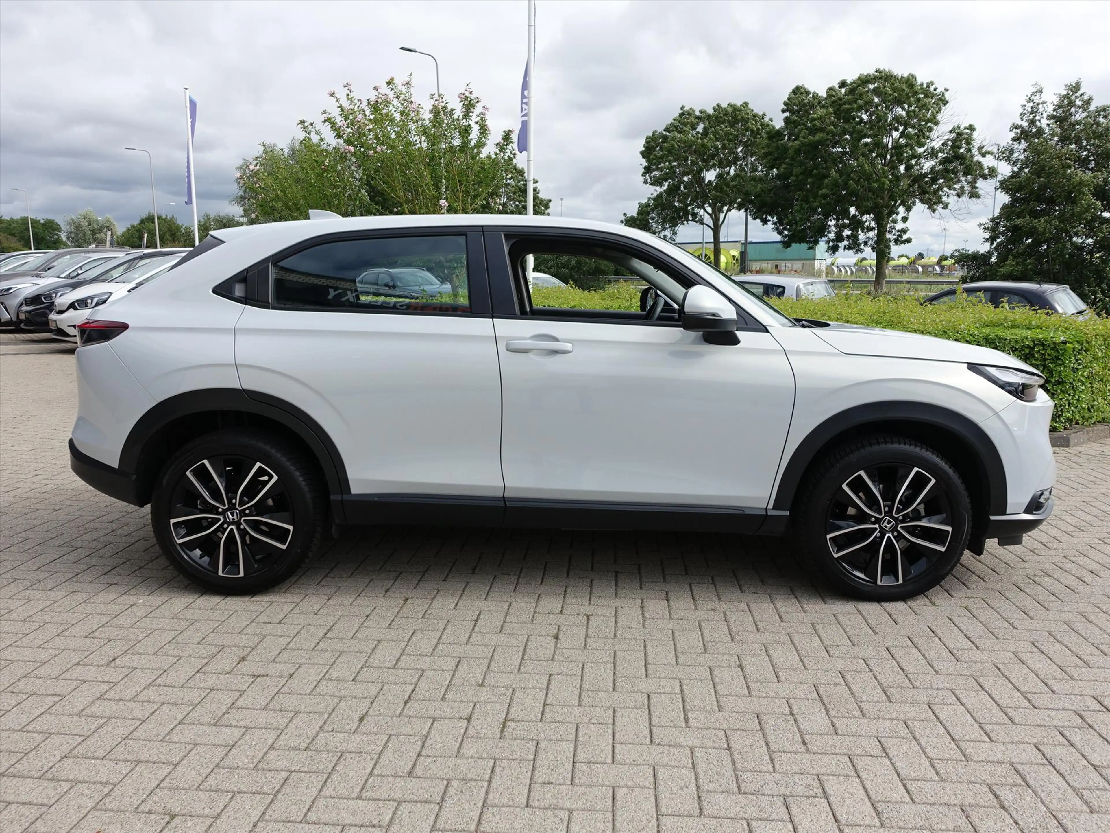 Honda HR-V 1.5 i-MMD 131pk CVT Elegance — photo 6
