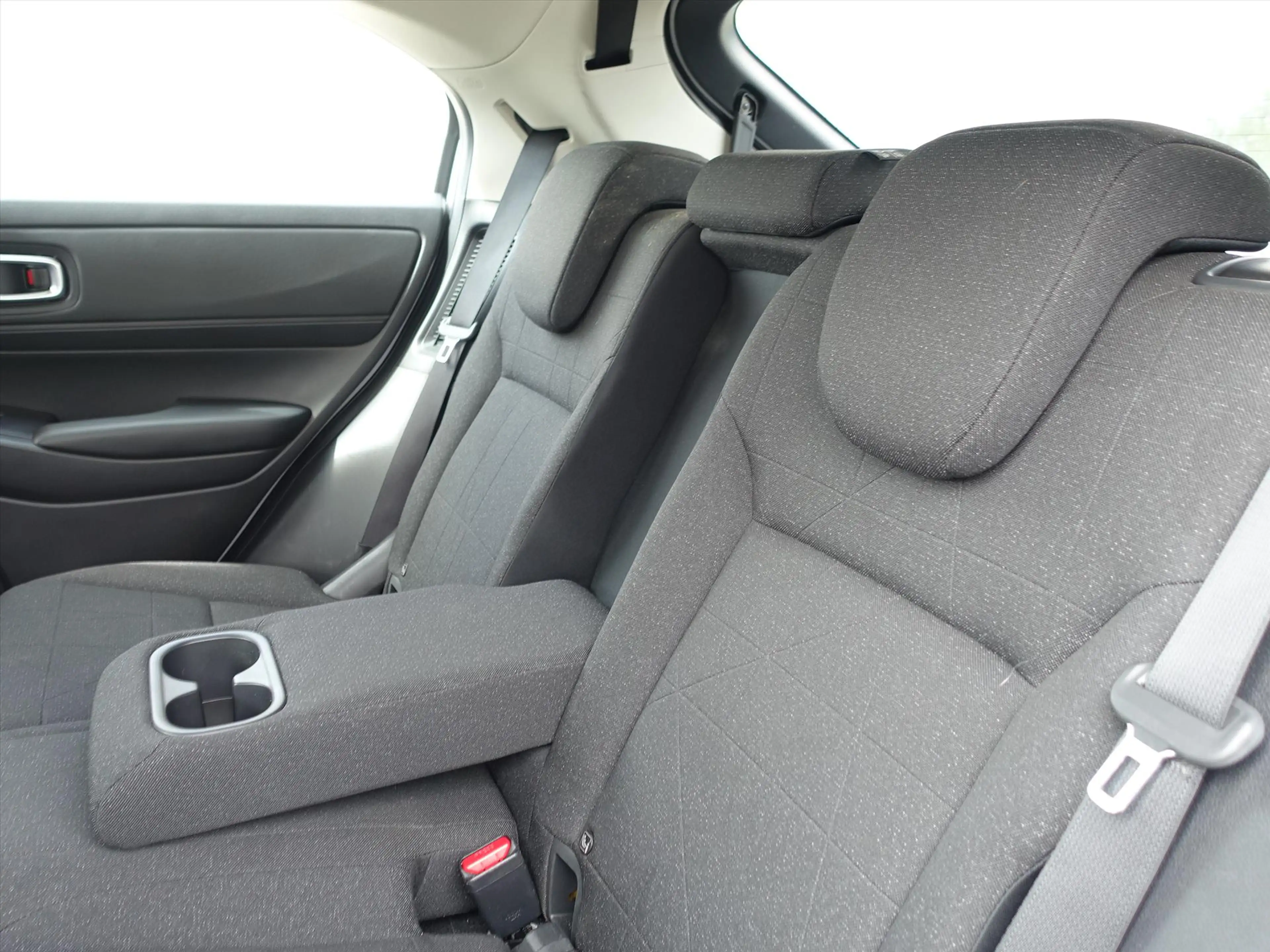 Honda HR-V 1.5 i-MMD 131pk CVT Elegance — photo 14