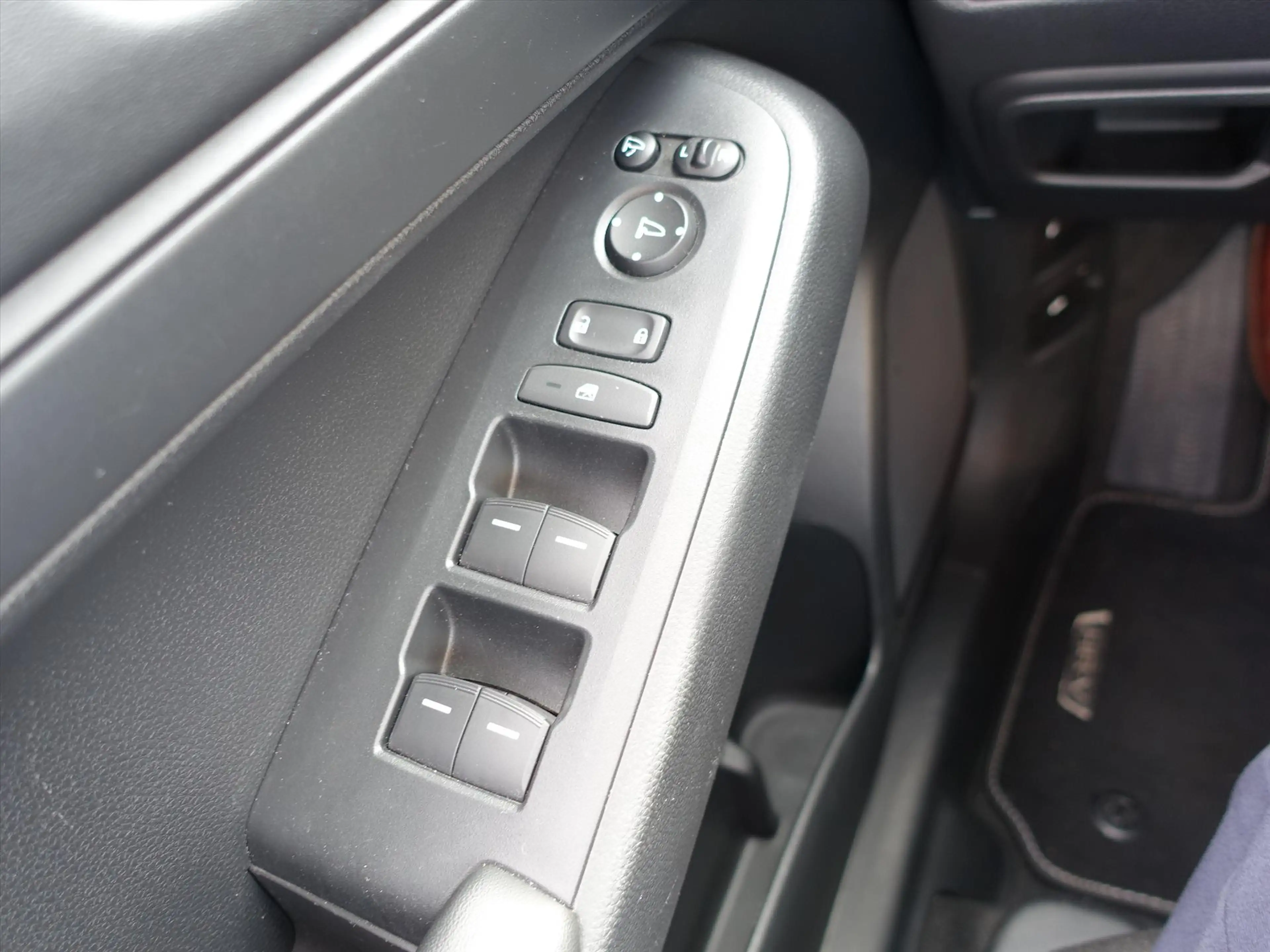 Honda HR-V 1.5 i-MMD 131pk CVT Elegance — photo 15