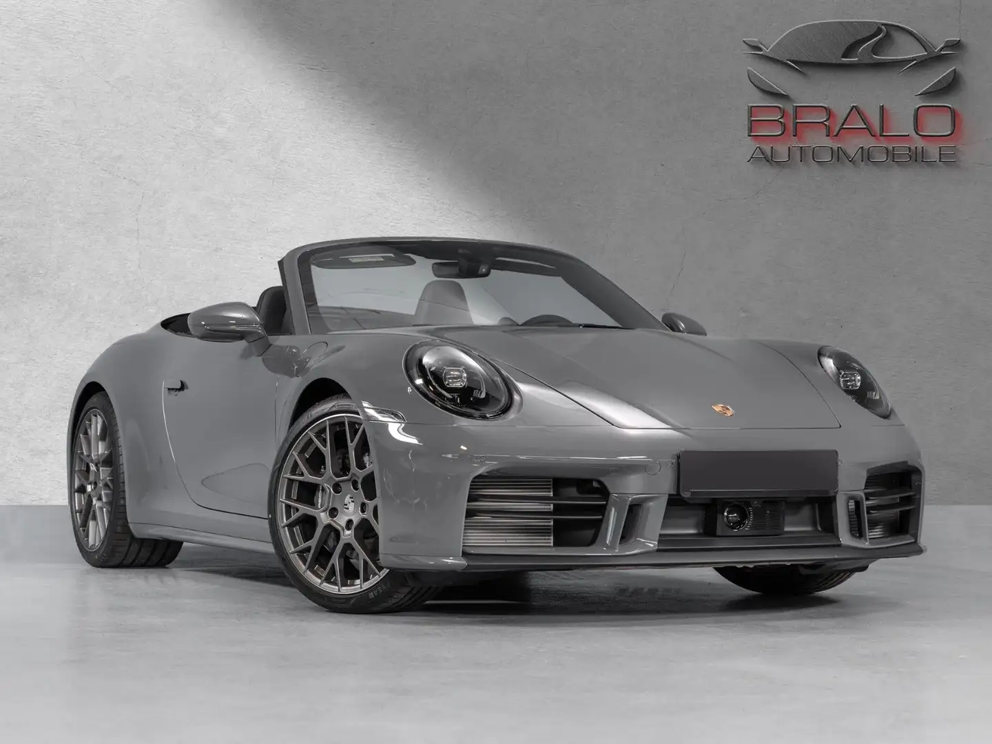 Porsche 992 Cabrio"Sportdesign Paket+Adaptive Sportsitze Grijs - 2