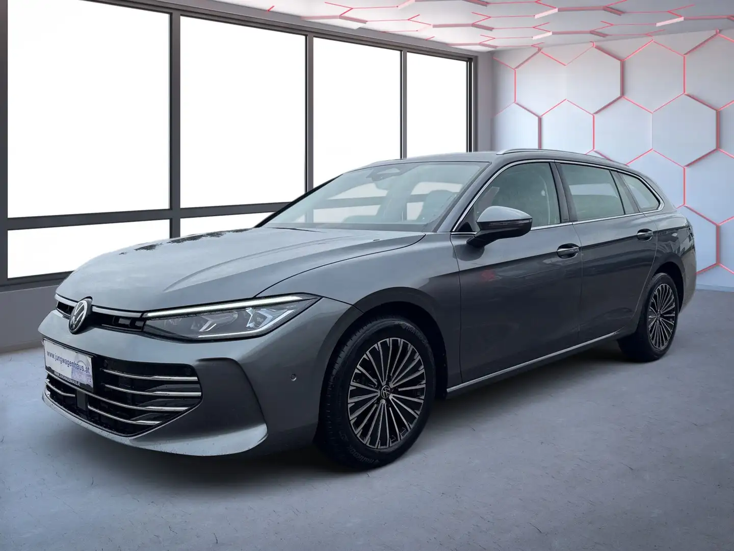 Volkswagen Passat Variant 1,5 eTSI Mild-Hybrid Elegance DSG NP 57.312.- -33 Grau - 2