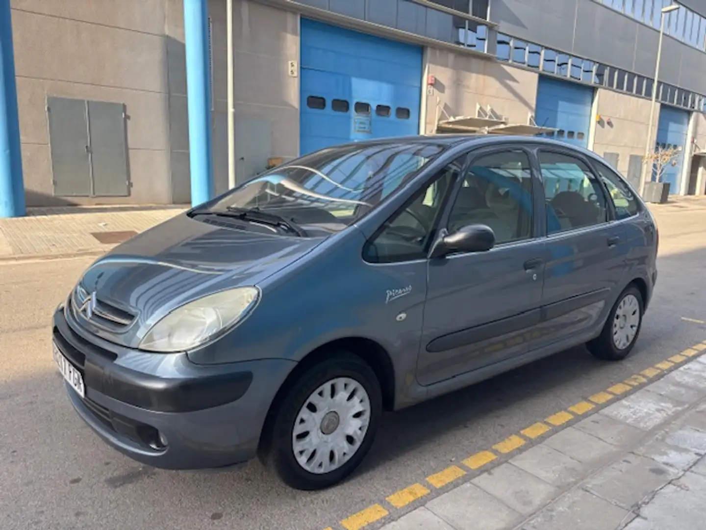 Citroen Xsara Picasso 1.6HDi X Gris - 1