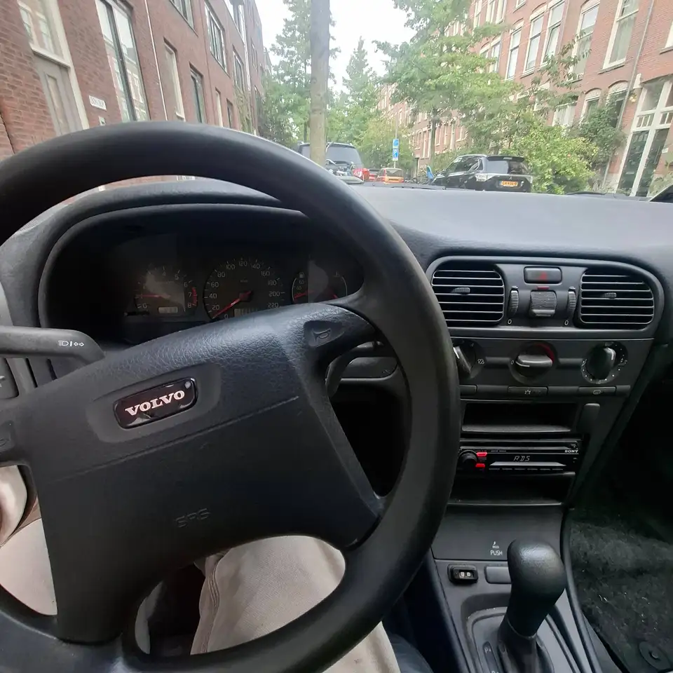 Volvo V40 1.8, foto 12