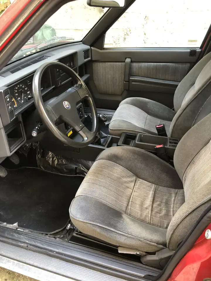 Alfa Romeo 75 2.0i ts, foto 5