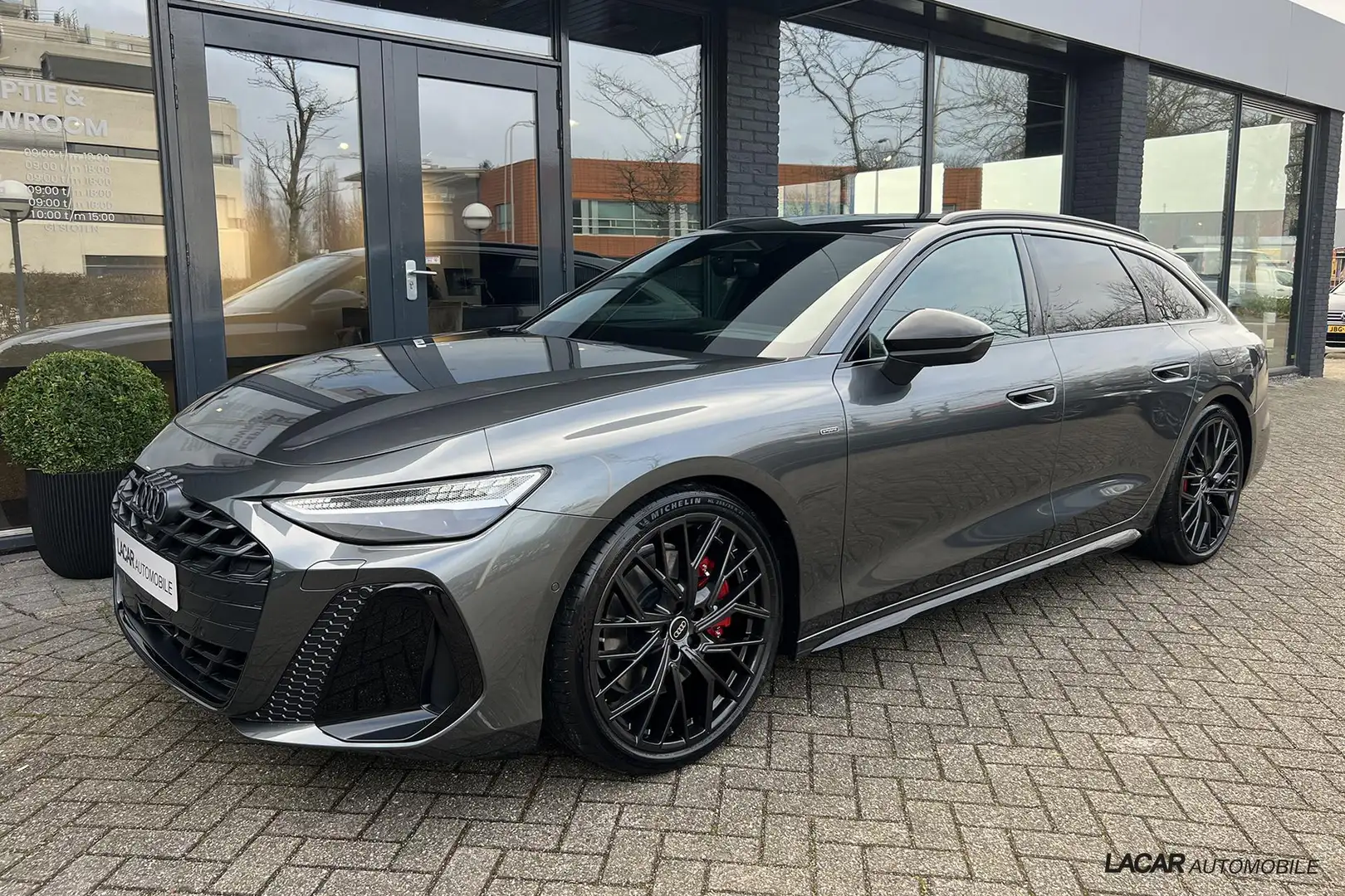 Audi A6 Avant e-hybrid quattro S edition Competition I Grau - 1