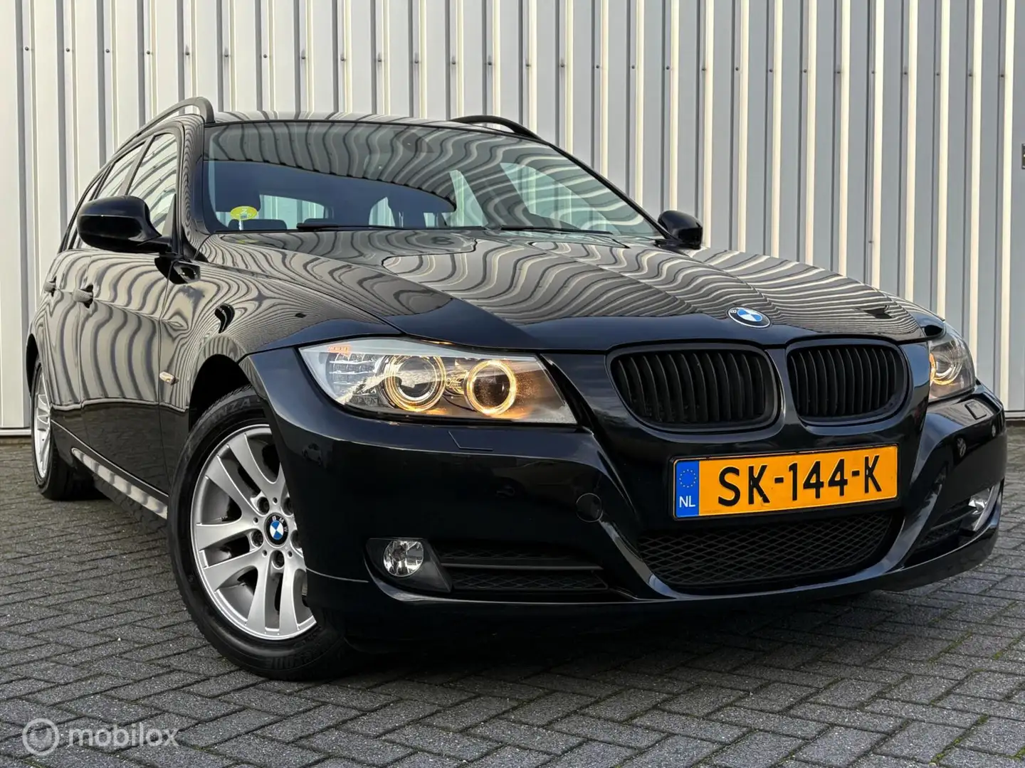 BMW 318 3-serie Touring 318i Business | 143pk | Youngtimer Zwart - 1