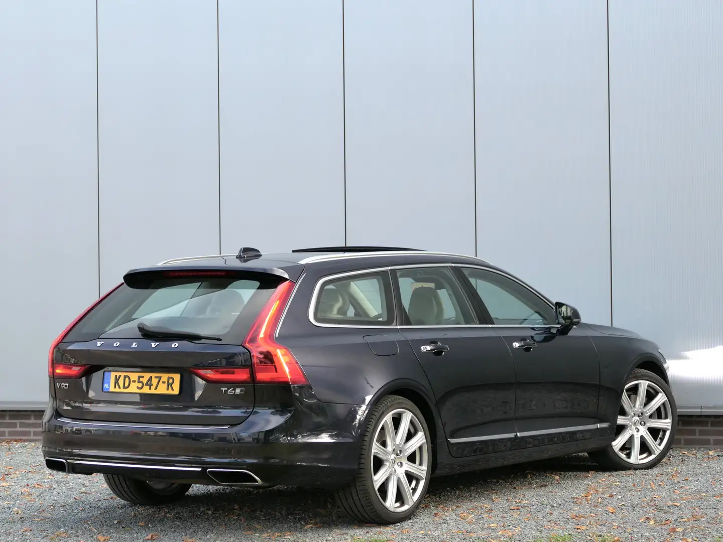 Volvo V90 2.0 T6 AUT AWD Inscription Panoramadak / Bowers&Wi Blauw - 2