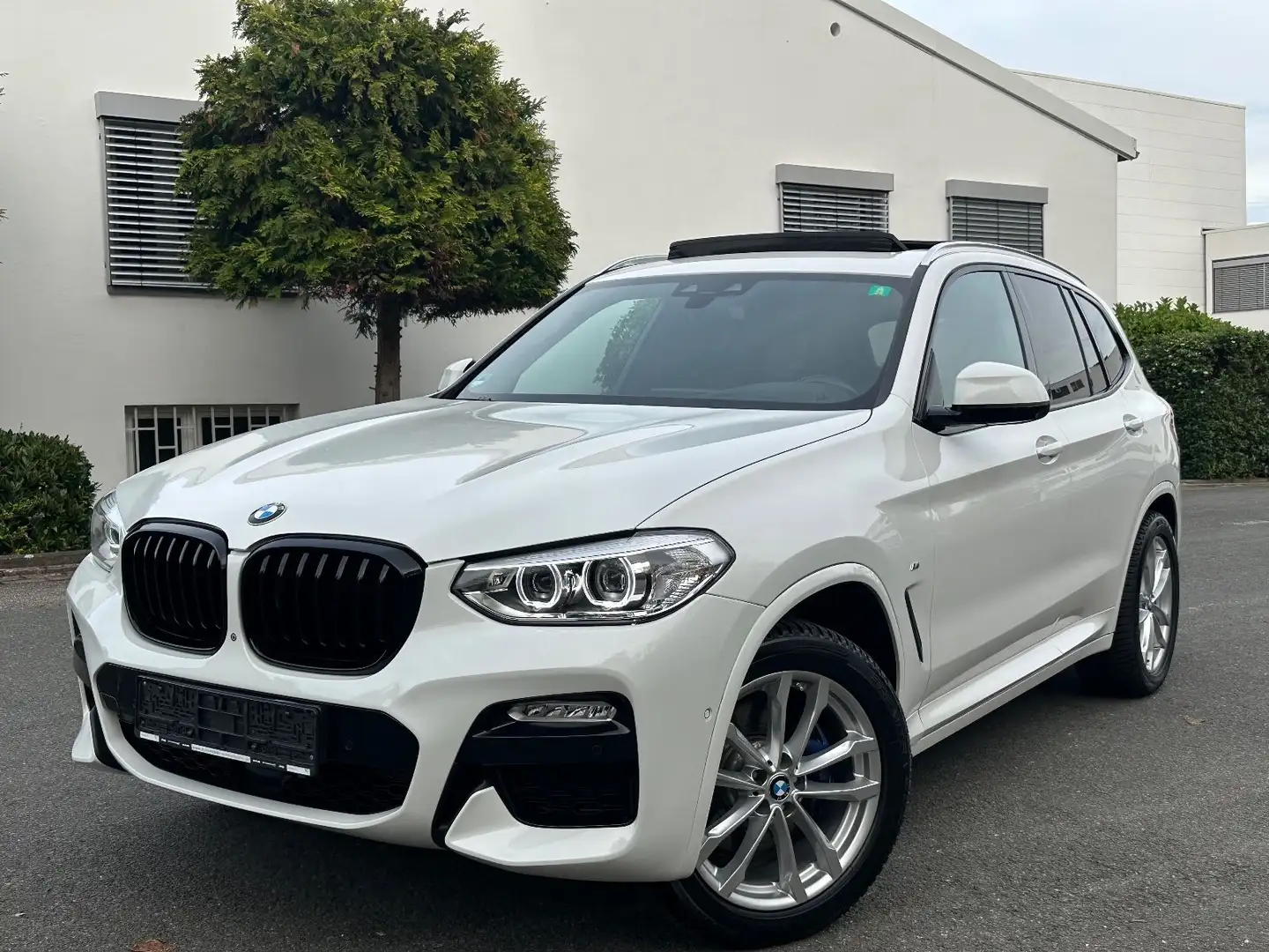 BMW X3 30i*M-SPORTPAKET*PANO*113-TKM* Weiß - 1