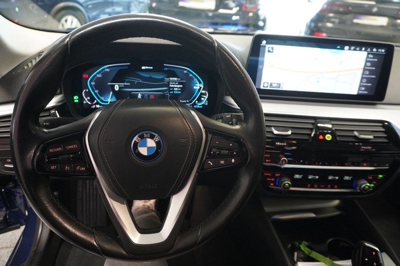 BMW 530 e Touring Aut. LED/Nav. Prof. — photo 10