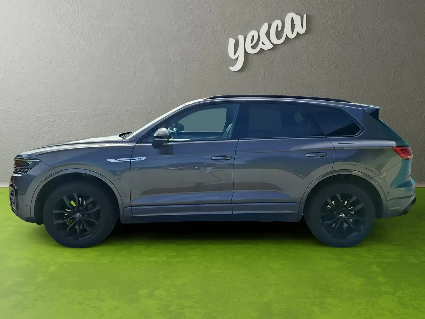 Volkswagen Touareg R-Line 4Motion Grau - 2