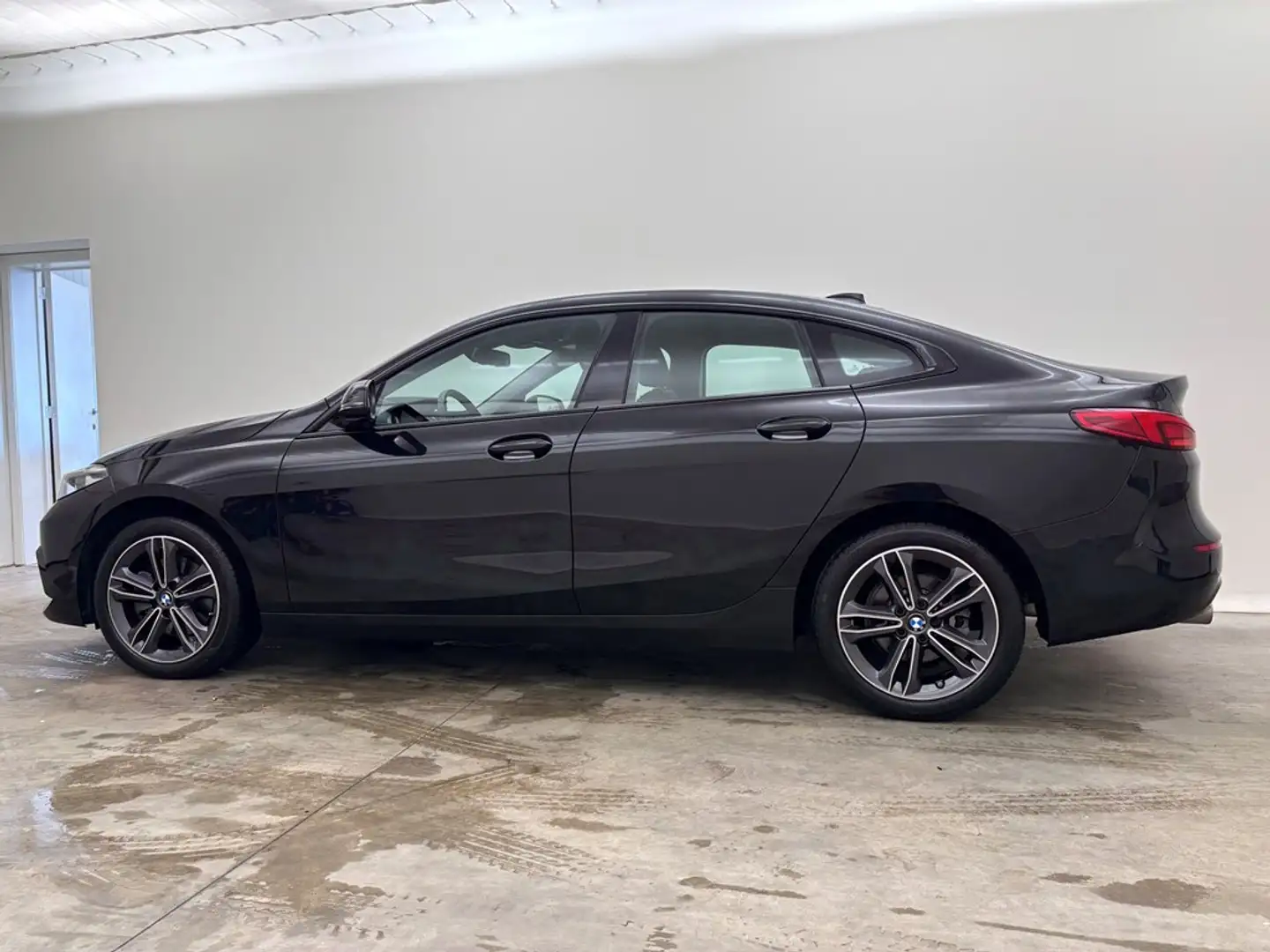 BMW 218 i Gran Coupe Aut. GPS Camera Dig.airco Alu Led Zwart - 2