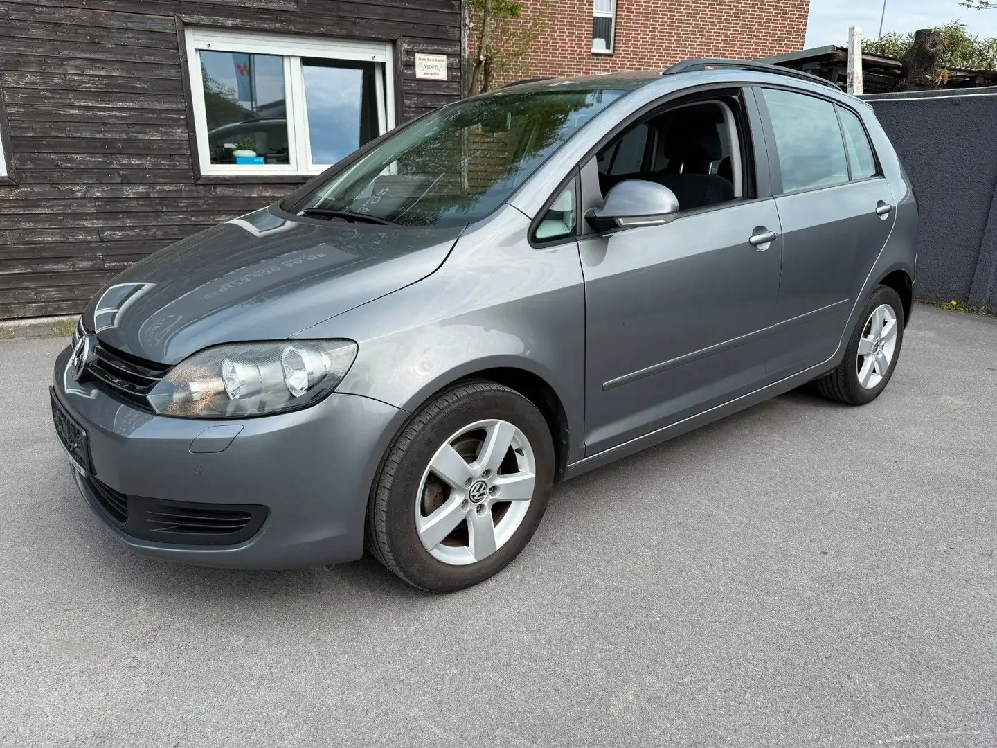 Volkswagen Golf Plus VI Comfortl. 1.2 TSI 1HD*KLIMA*AHK*SZH Gris - 1