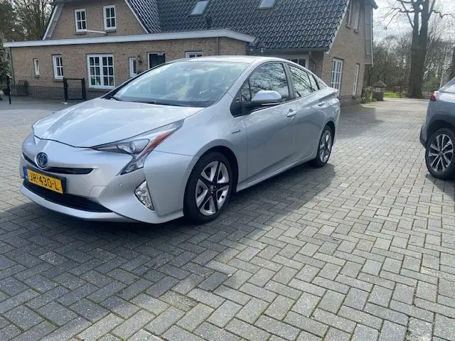Toyota Prius 1.8 Executive LEER  PARKASSIST JBL  NAVI  HEADUP
