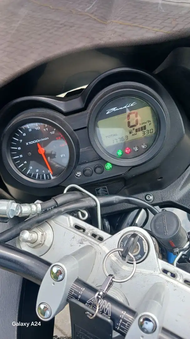 Suzuki Bandit 650 Zwart - 2