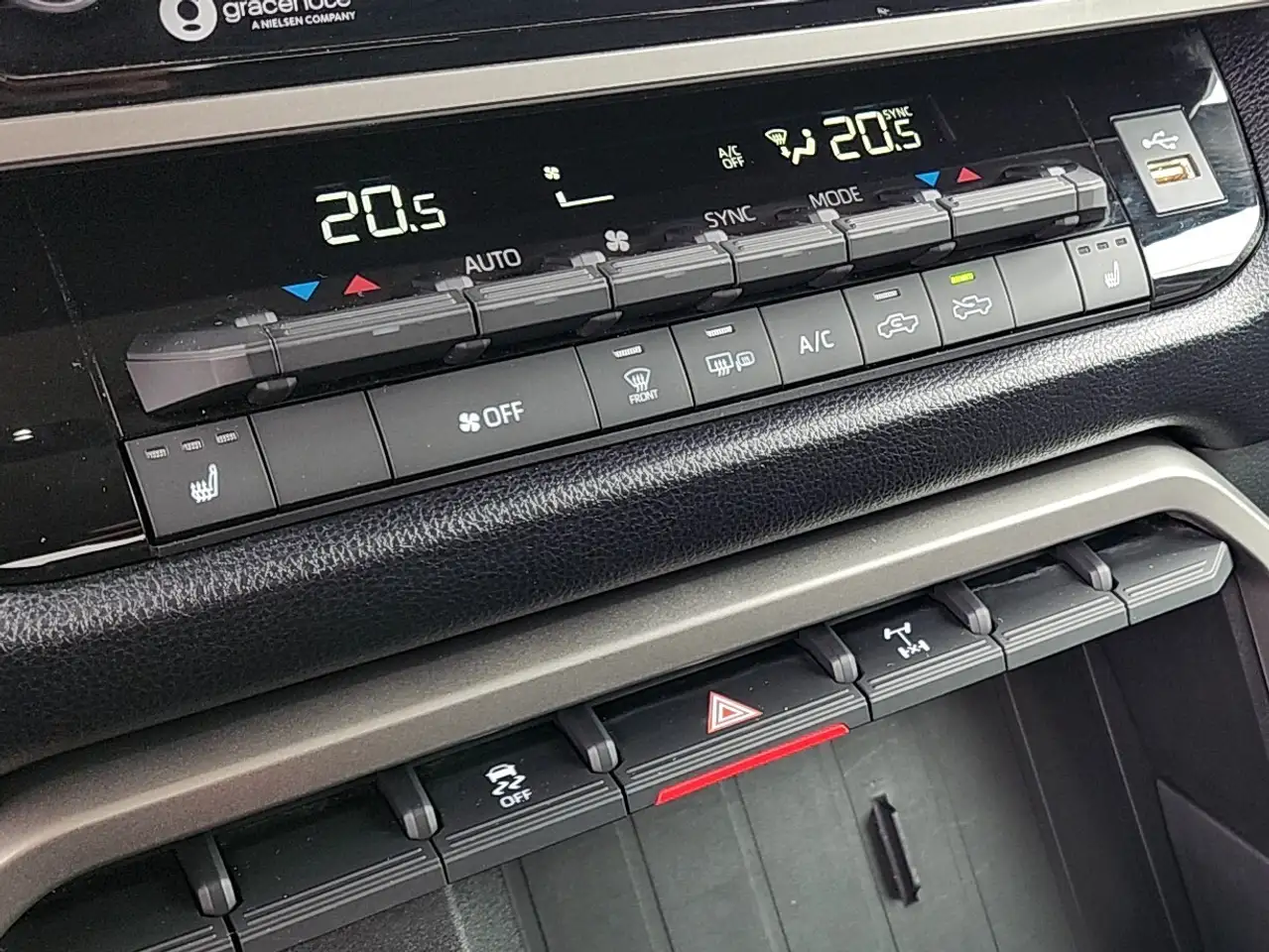 Toyota Tundra снимка Toyota Tundra